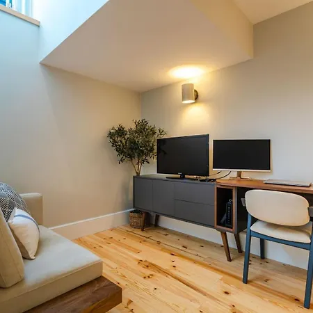Daire Guestready - Inviting In